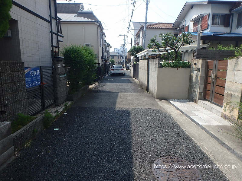 西側公道から北へ望む