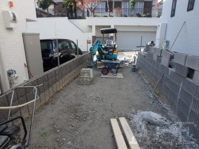 物件から西へ望む