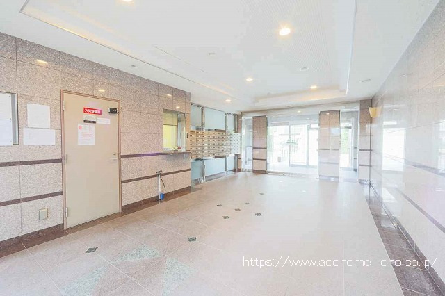 エントランス内