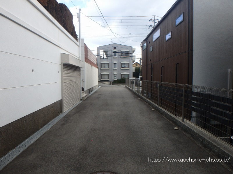南側通路から東へ