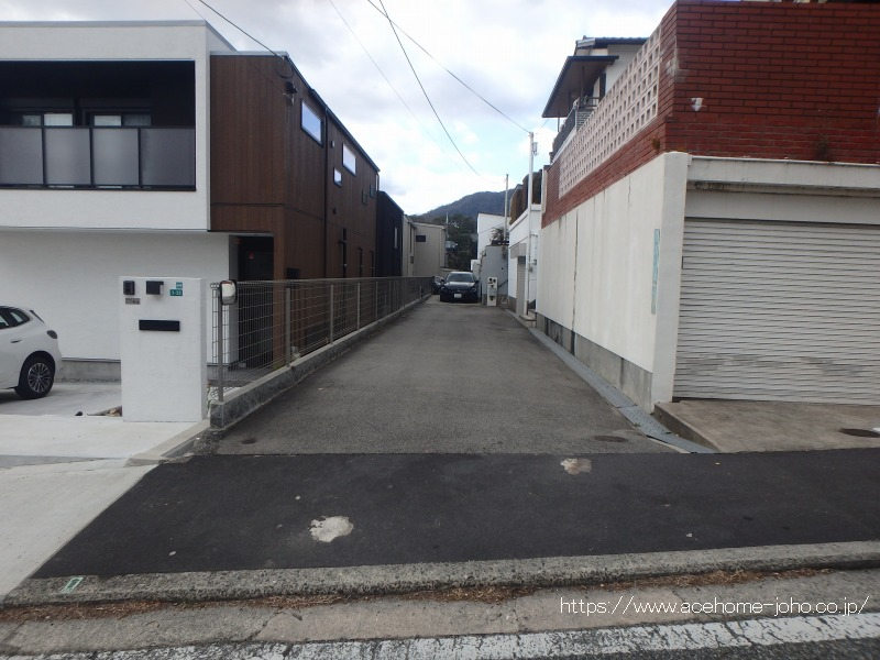 南側通路から西へ