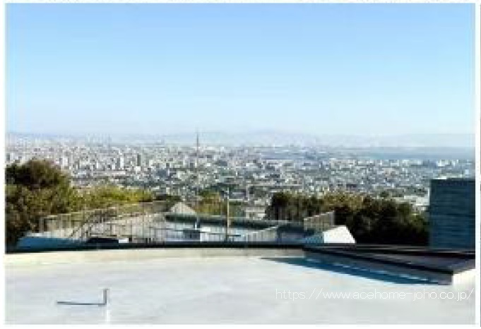 芦屋市内と大阪湾一望
