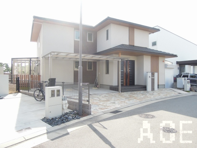 JR芦屋駅 徒歩4分 バス13分構造:木造土地面積:258.06平米 ( 78.06坪 ) 建物面積:176.9平米 ( 53.51坪 )