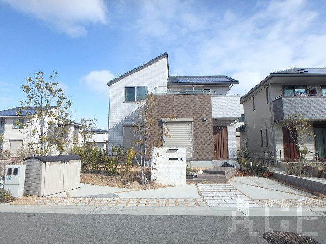 阪神芦屋駅 バス12分構造:軽量鉄骨造土地面積:209平米 ( 63.22坪 ) 建物面積:134平米 ( 40.53坪 )