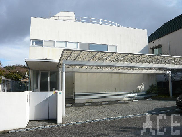 夙川駅 徒歩3分 バス13分構造:鉄骨造土地面積:275.61平米 ( 83.37坪 ) 建物面積:180.24平米 ( 54.52坪 )