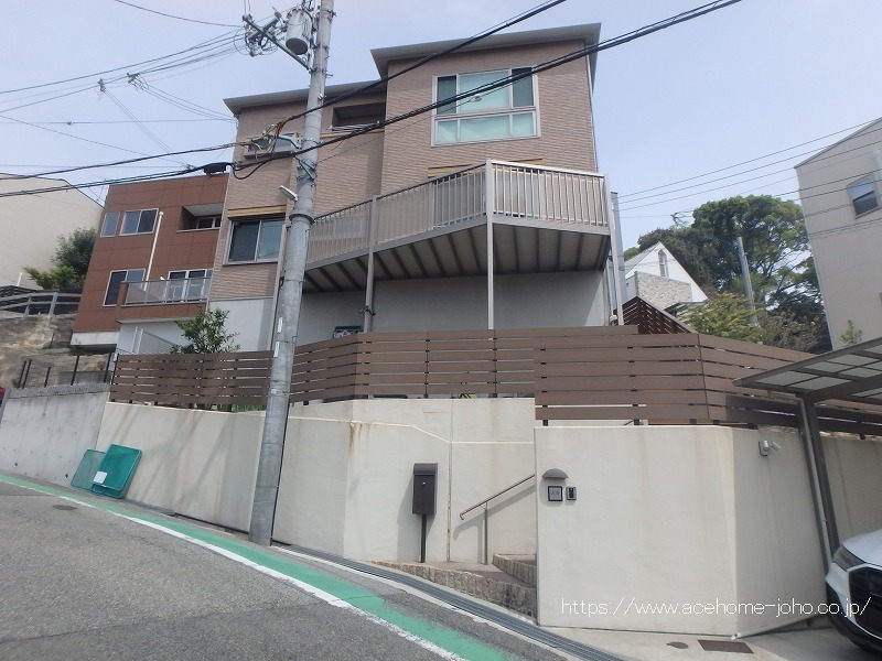 甲陽園駅 徒歩3分 構造:木造土地面積:264.51平米 ( 80.01坪 ) 建物面積:137.25平米 ( 41.51坪 )