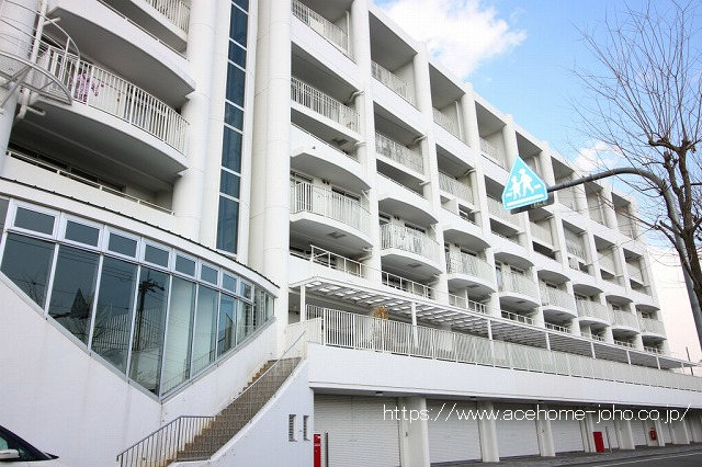 建物外観／南西側より