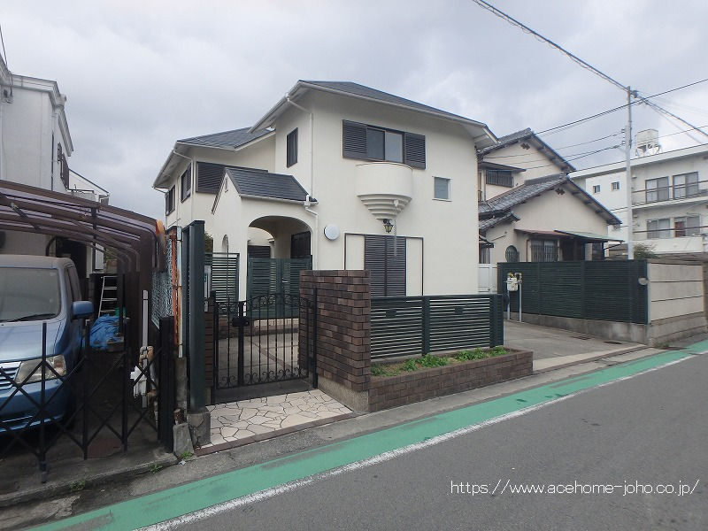 南東側より