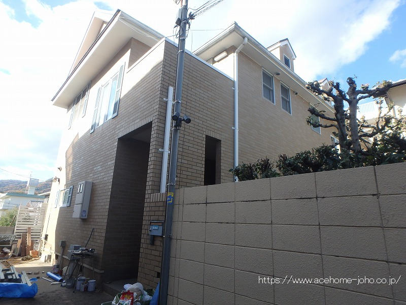 南東側通路より