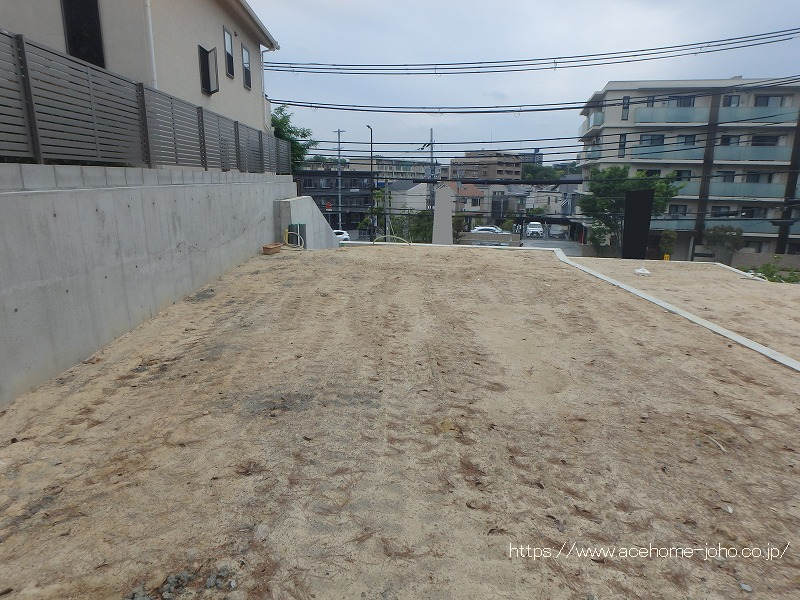 宅地面から東へ望む
