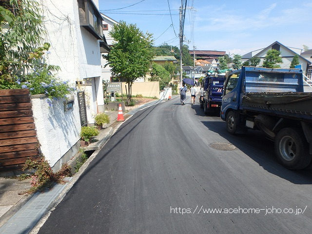 南側公道から南東へ