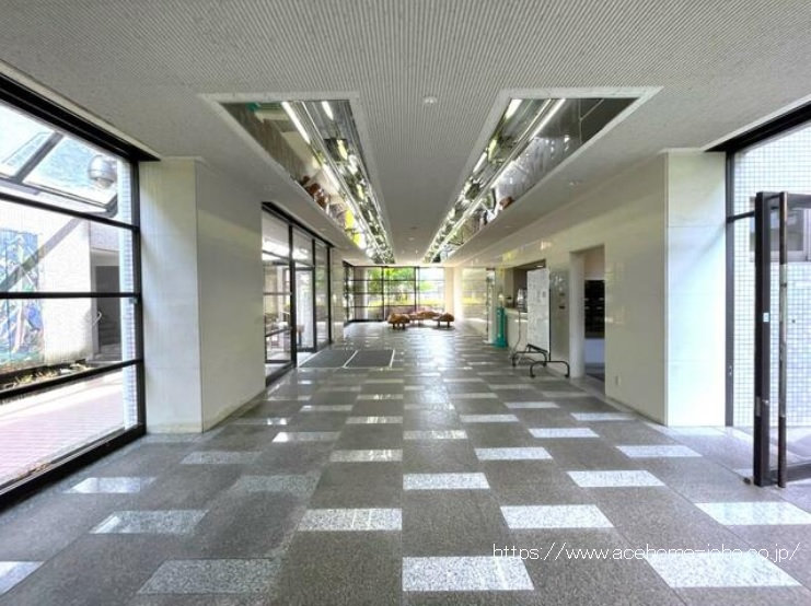 エントランス内ホール