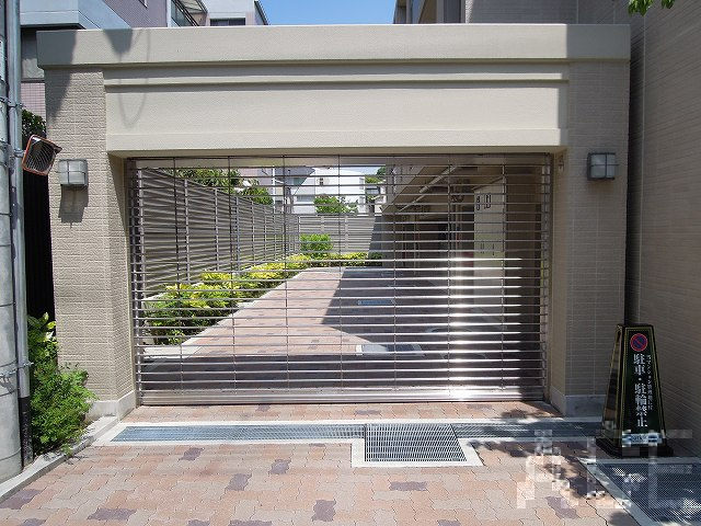 駐車場入口